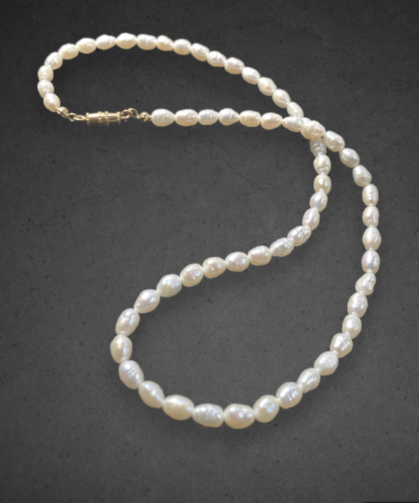 Colar de Pérolas de Água Doce