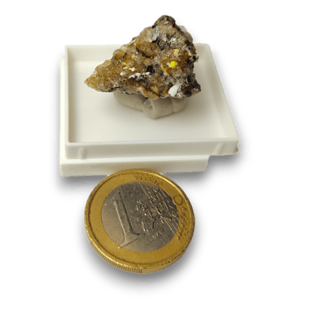 Haiweeite com Bertrandite